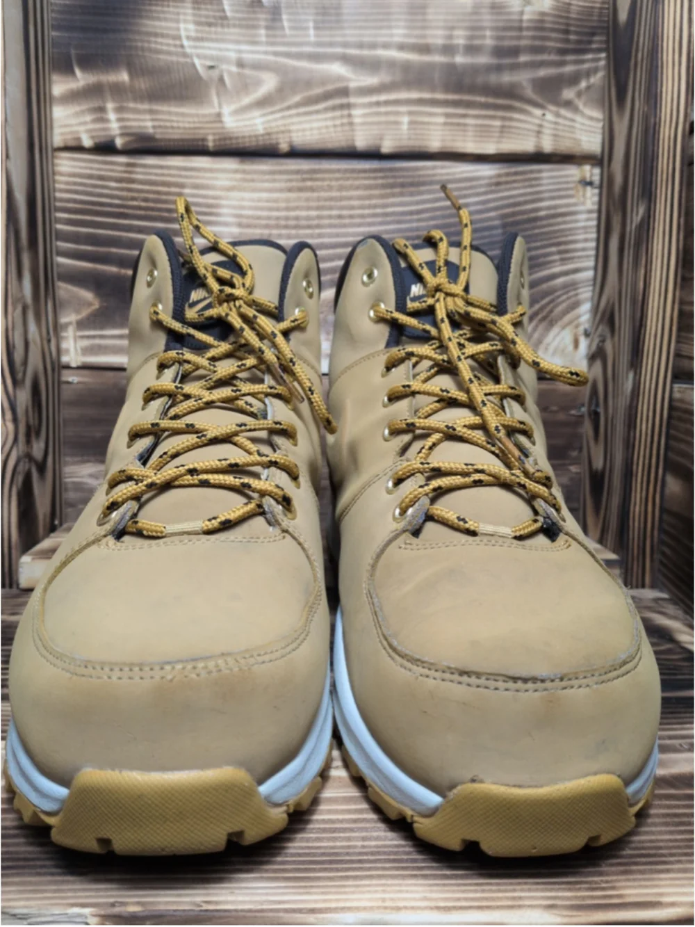 Nike manoa leather